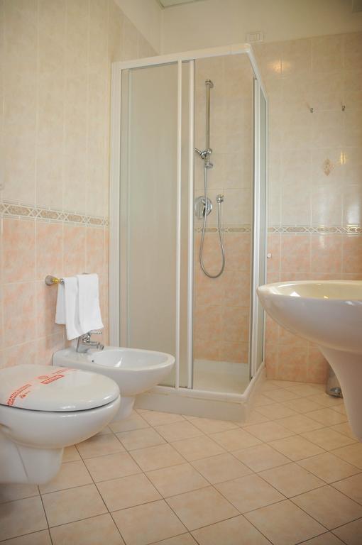Hotel Marco Effe Местрино Номер фото