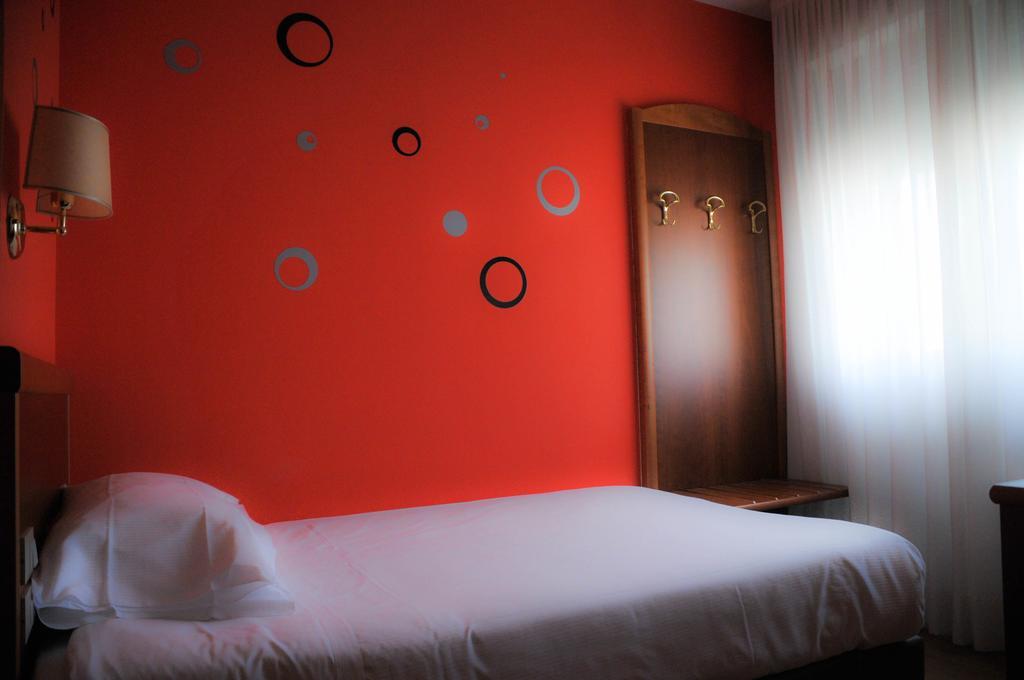 Hotel Marco Effe Местрино Номер фото