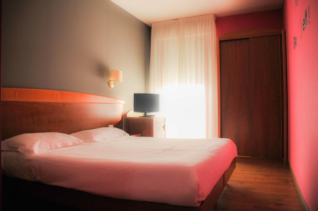 Hotel Marco Effe Местрино Номер фото