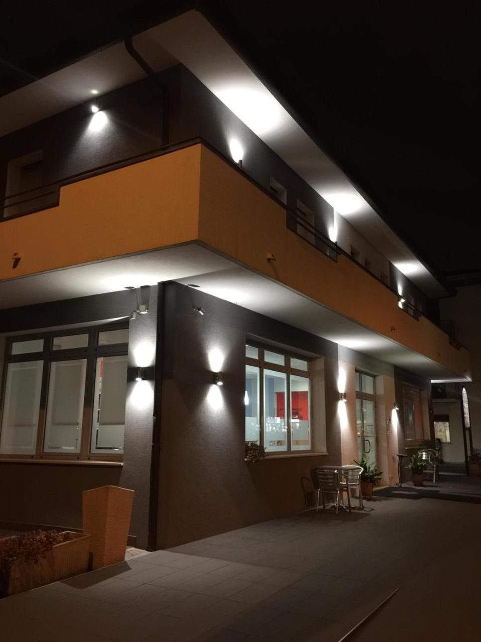 Hotel Marco Effe Местрино Экстерьер фото